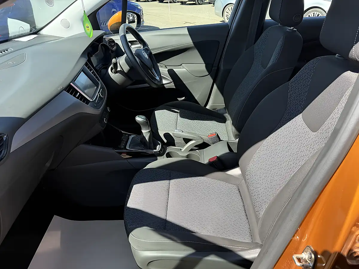 Used 2019 Vauxhall Crossland X Se Orange - Interior and Exterior details 9