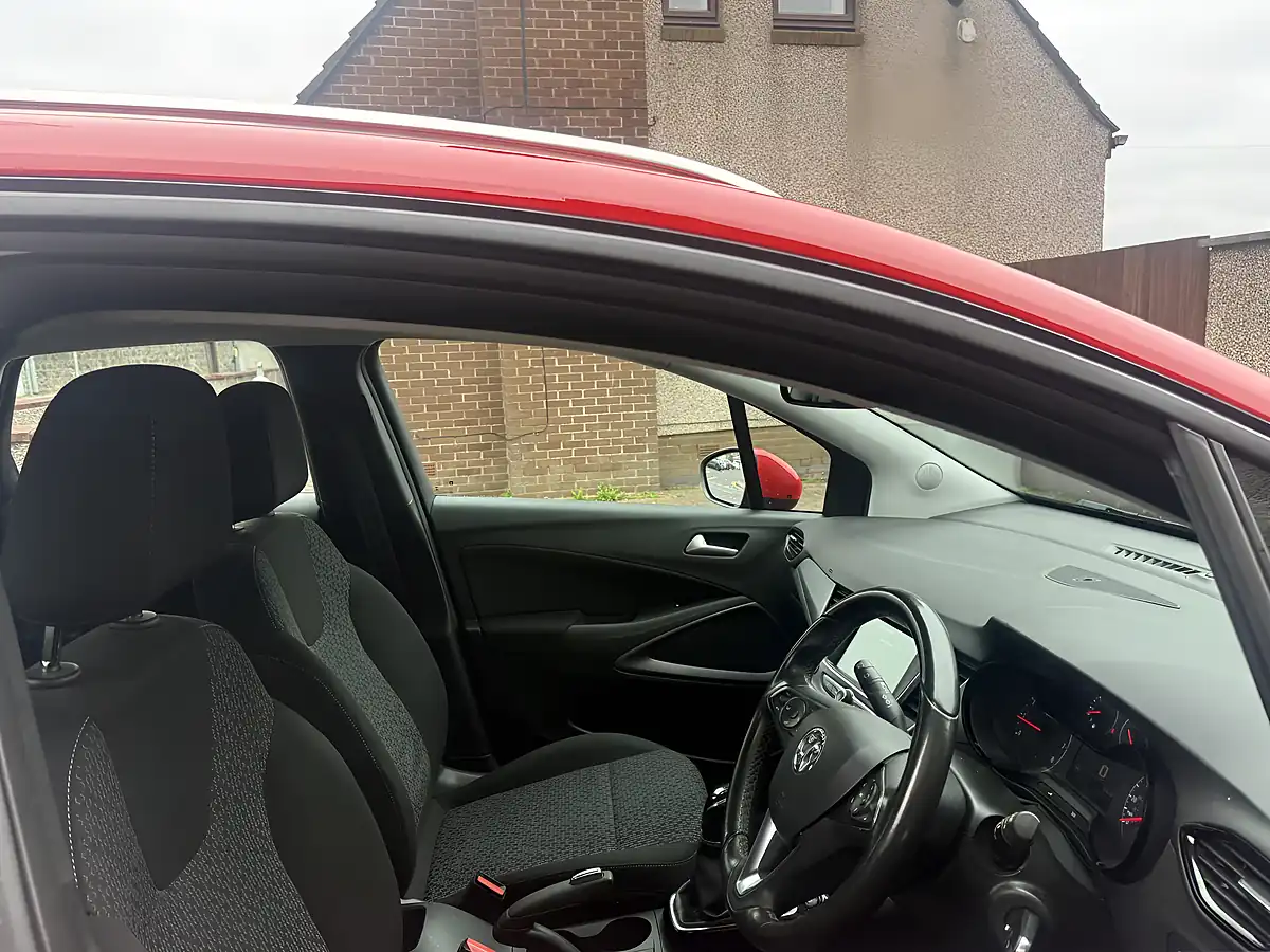 Used 2019 Vauxhall Crossland X Se Red - Interior and Exterior details 6