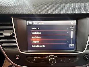 Used 2019 Vauxhall Crossland X Se Red - Interior and Exterior details 16
