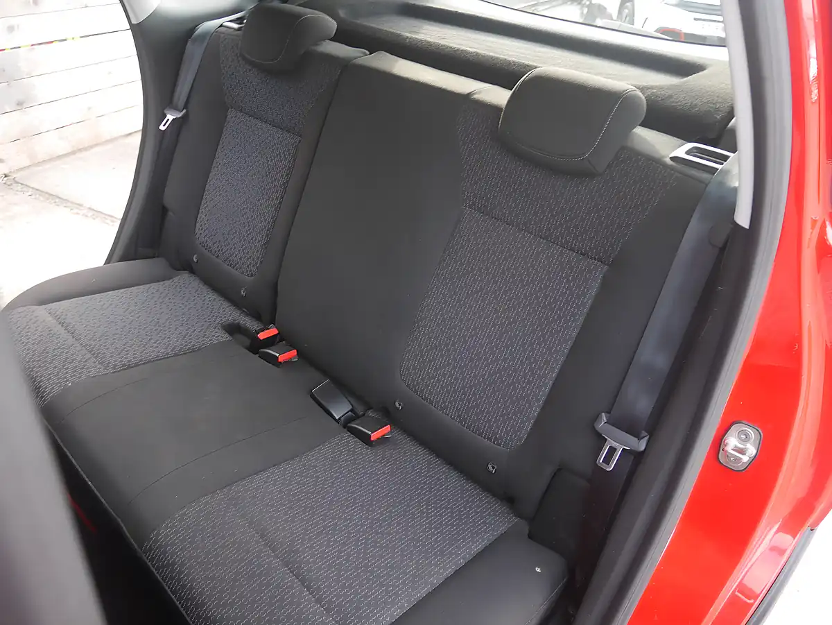 Used 2019 Vauxhall Crossland X Se Rioja Red - Interior and Exterior details 11