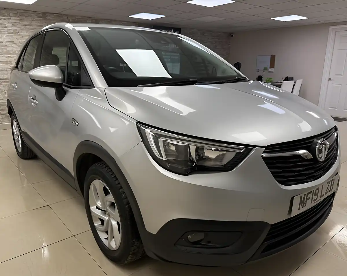 Used 2019 Vauxhall Crossland X Se Silver - Front View