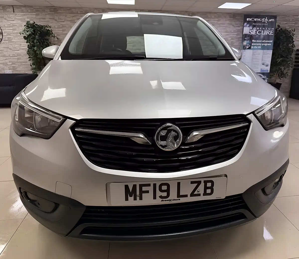 Used 2019 Vauxhall Crossland X Se Silver - Interior and Exterior details 10