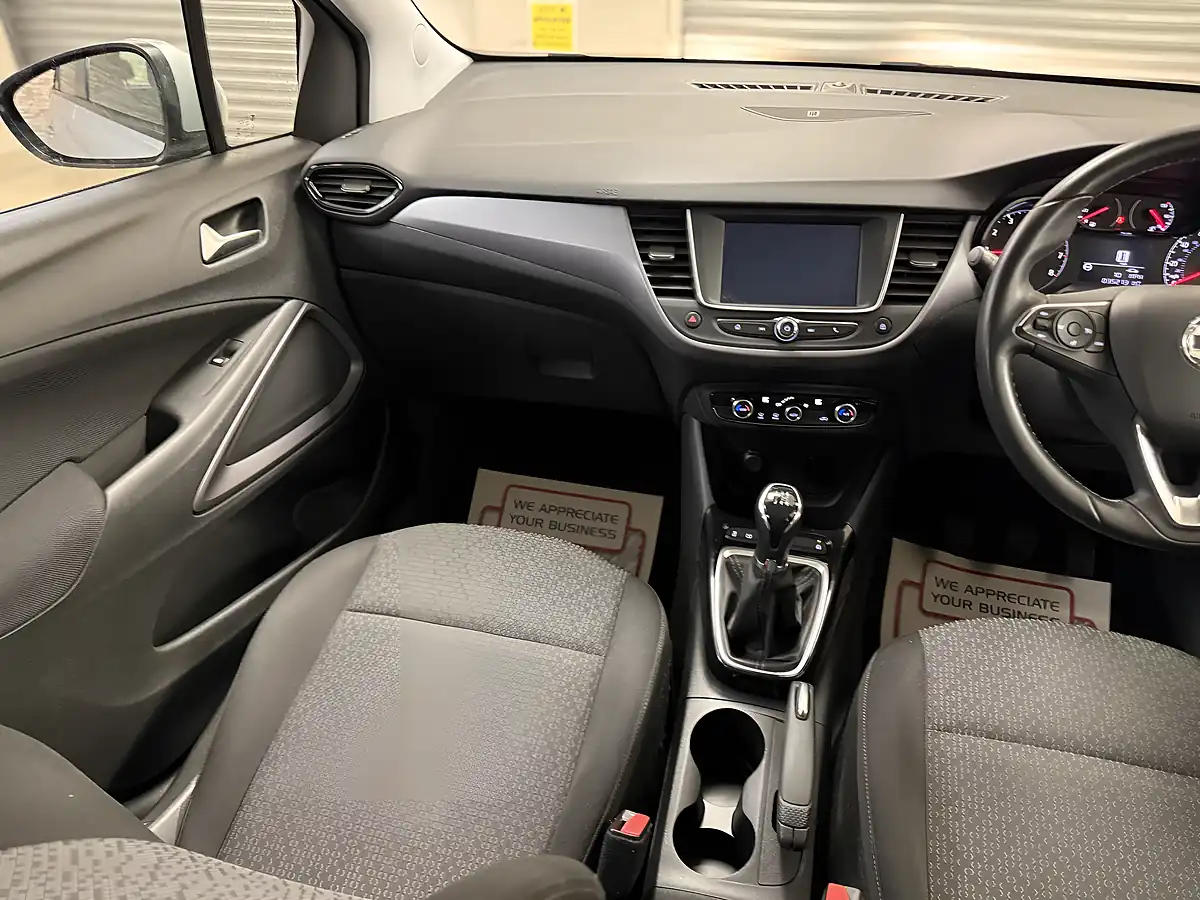 Used 2019 Vauxhall Crossland X Se Silver - Interior and Exterior details 17