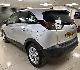 Used 2019 Vauxhall Crossland X Se Silver - Interior and Exterior details 3
