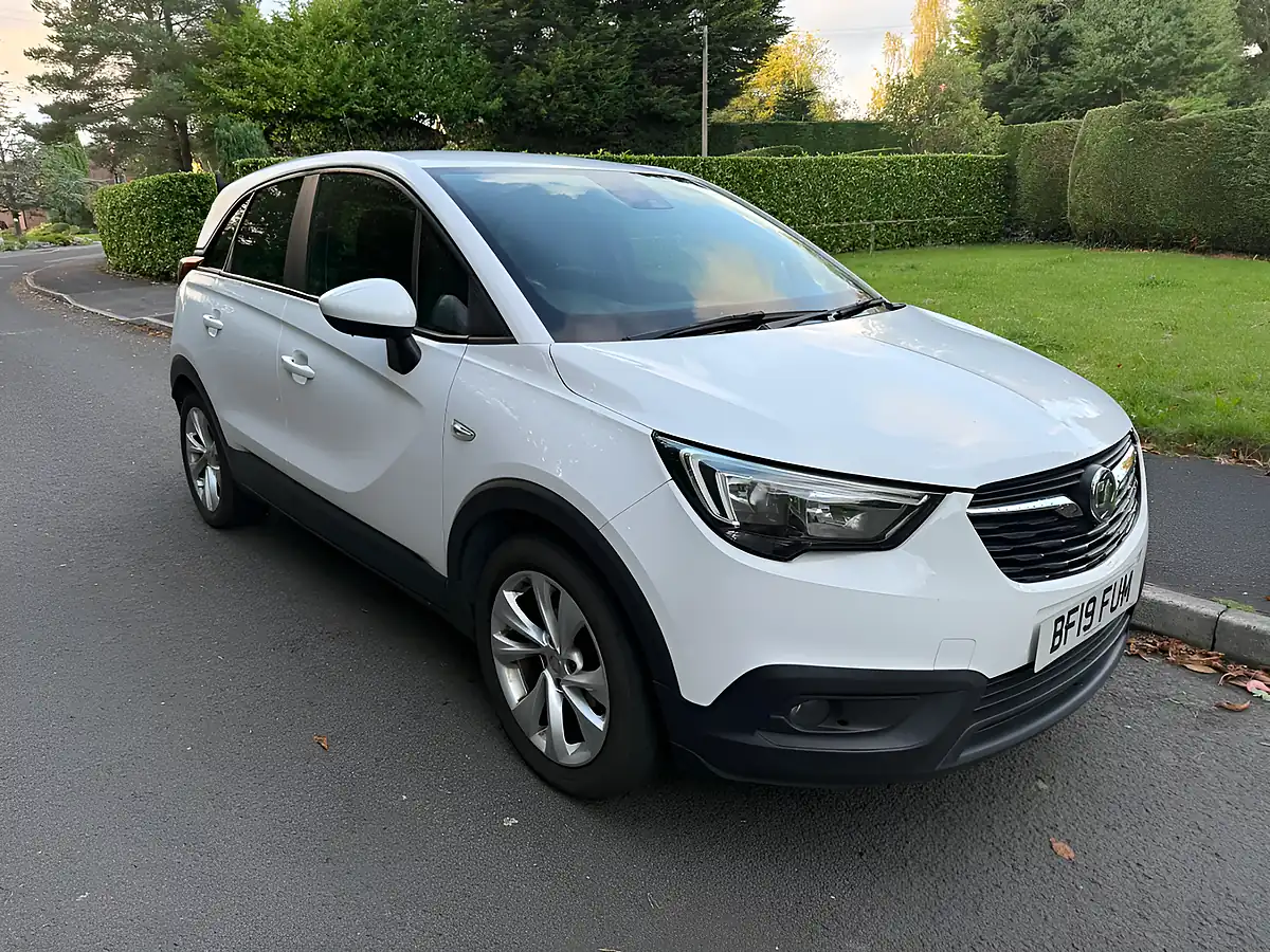Used 2019 Vauxhall Crossland X Se White - Front View