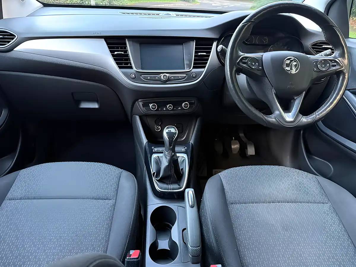 Used 2019 Vauxhall Crossland X Se White - Interior and Exterior details 13
