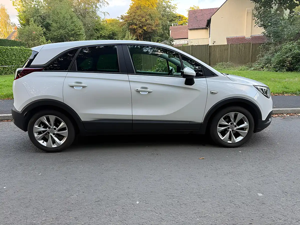 Used 2019 Vauxhall Crossland X Se White - Interior and Exterior details 2
