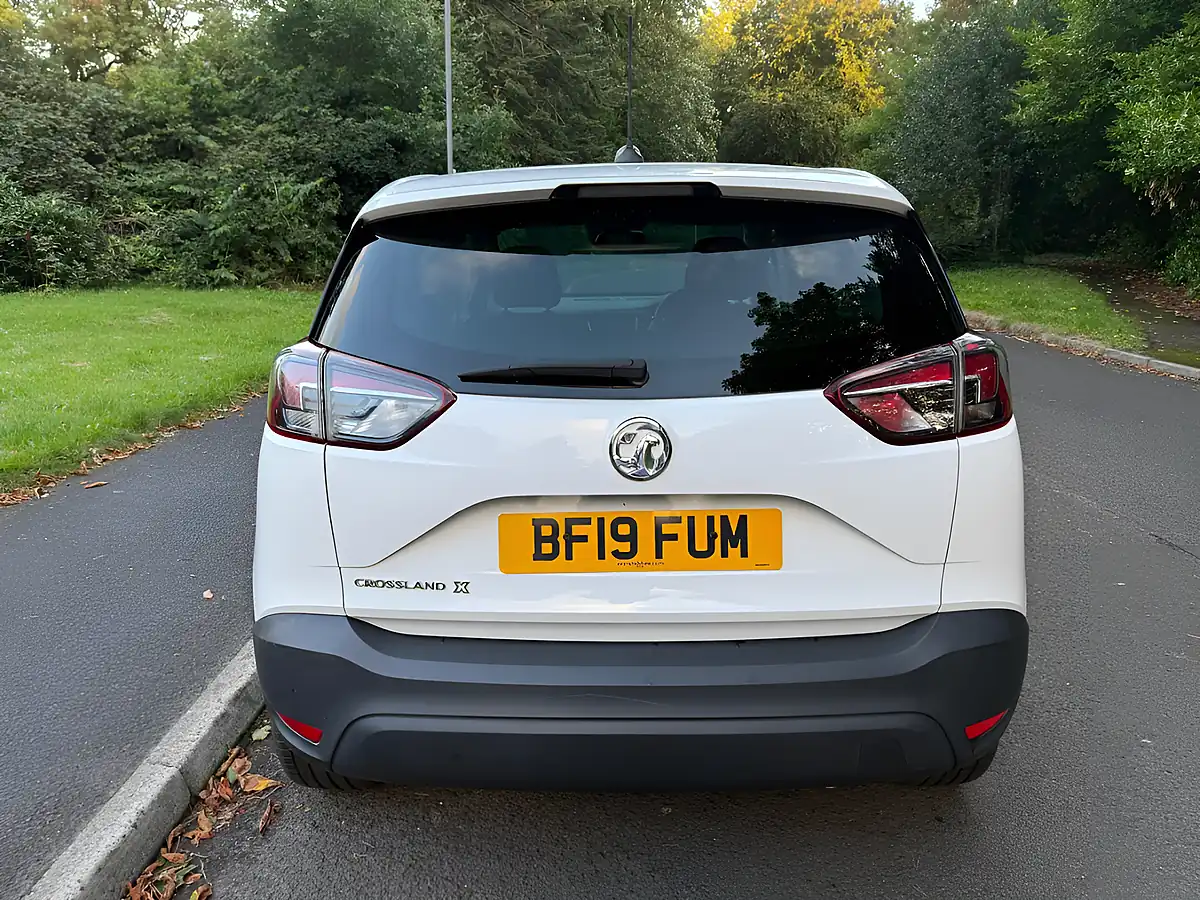 Used 2019 Vauxhall Crossland X Se White - Interior and Exterior details 4