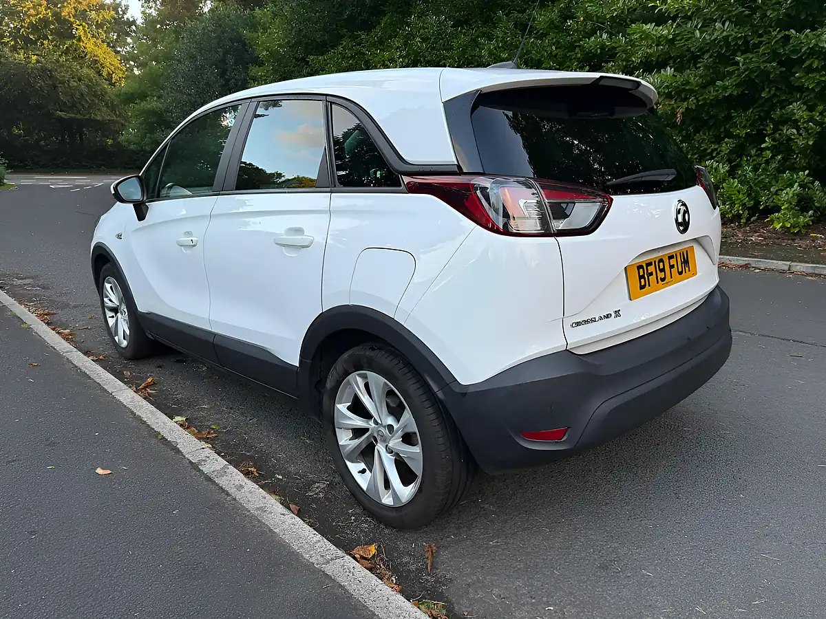 Used 2019 Vauxhall Crossland X Se White - Interior and Exterior details 5