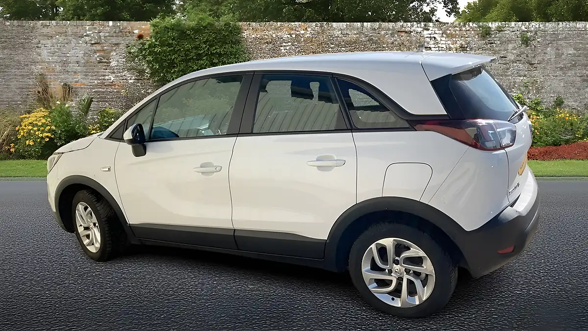 Used 2019 Vauxhall Crossland X Se White - Interior and Exterior details 3