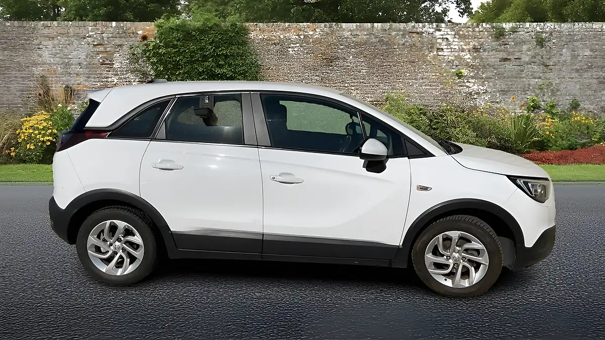 Used 2019 Vauxhall Crossland X Se White - Interior and Exterior details 4