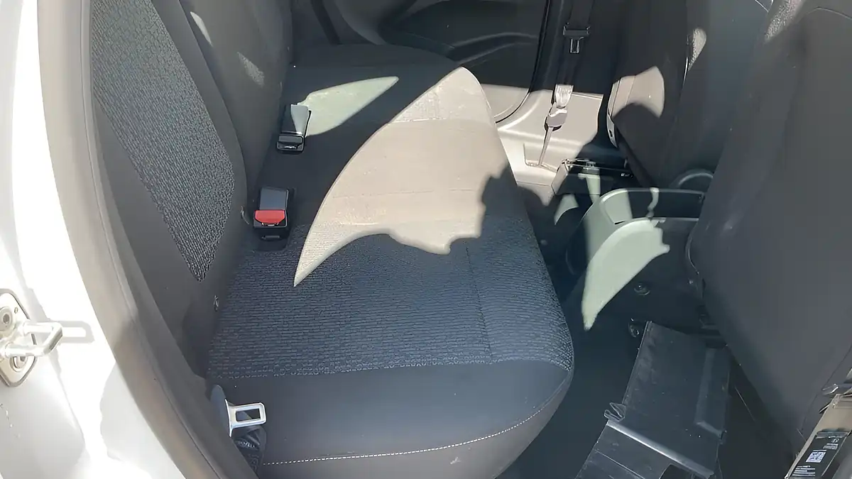 Used 2019 Vauxhall Crossland X Se White - Interior and Exterior details 9