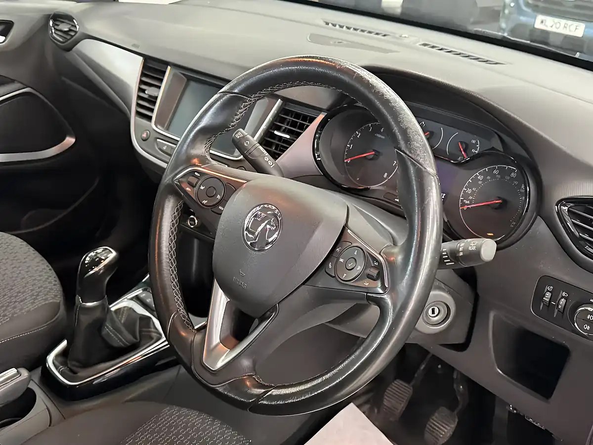 Used 2019 Vauxhall Crossland X Se White - Interior and Exterior details 14