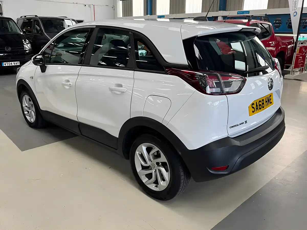 Used 2019 Vauxhall Crossland X Se White - Interior and Exterior details 3