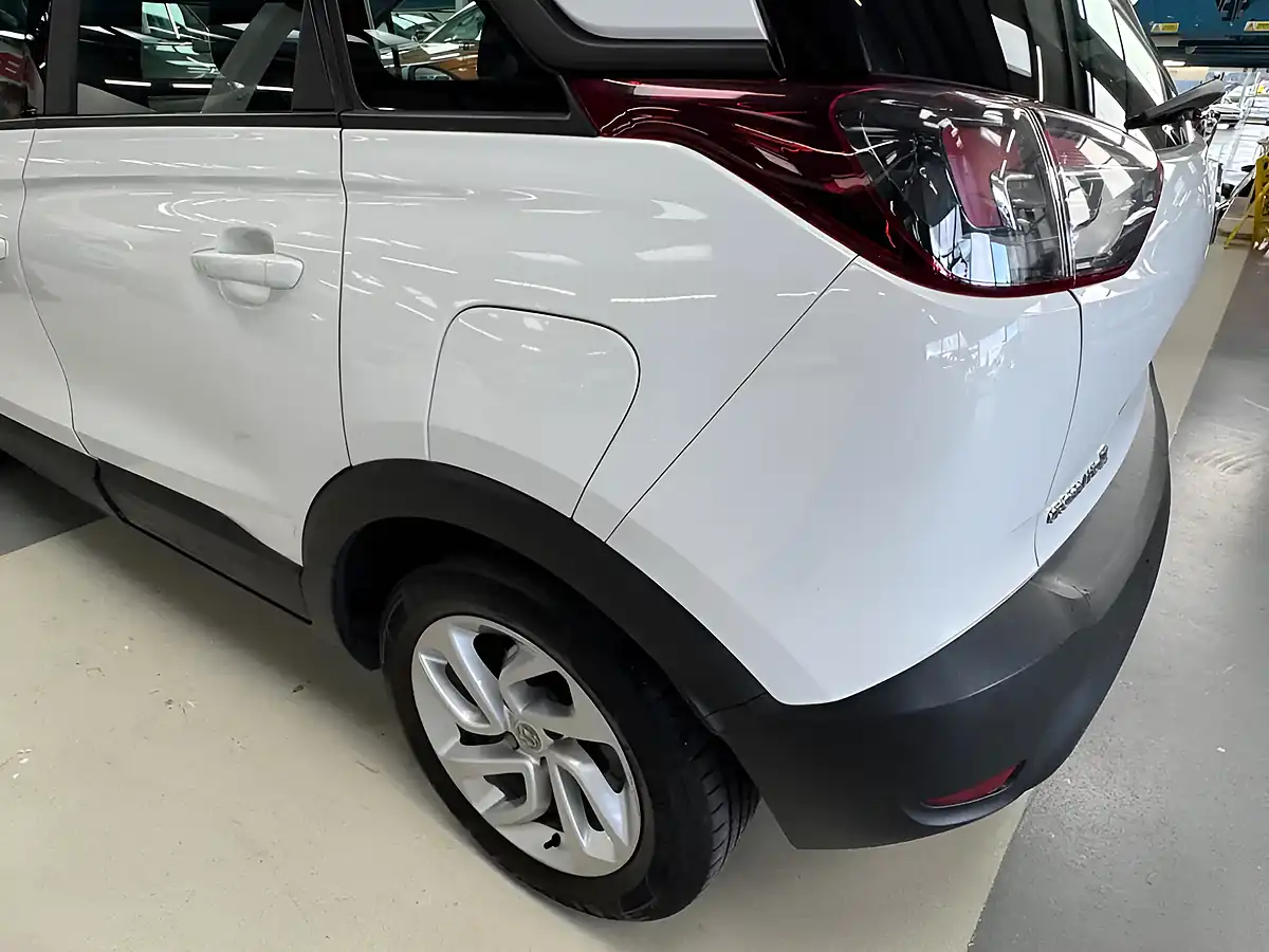 Used 2019 Vauxhall Crossland X Se White - Interior and Exterior details 5