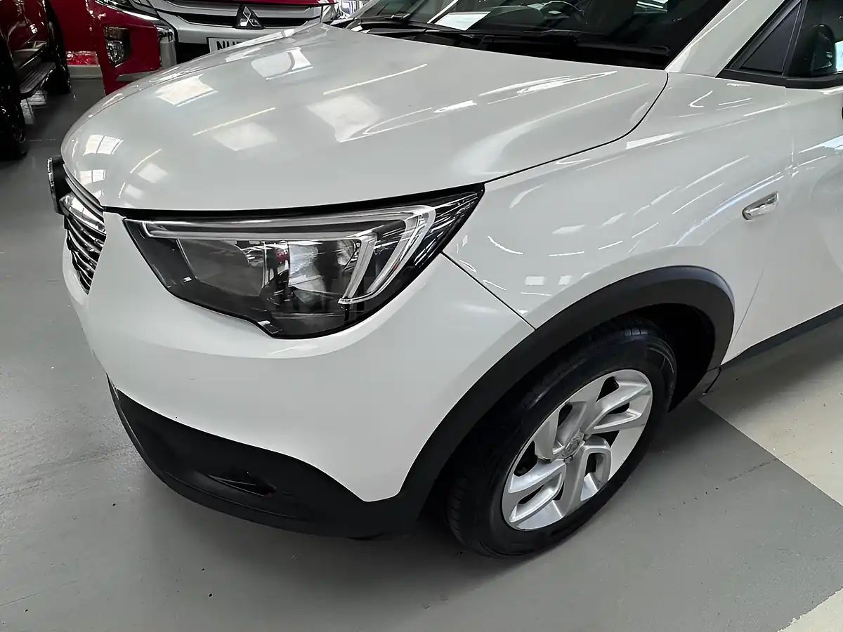 Used 2019 Vauxhall Crossland X Se White - Interior and Exterior details 6