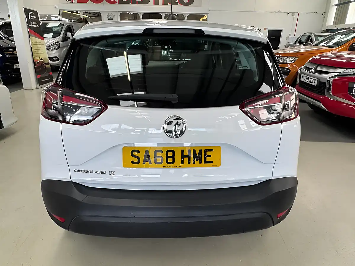 Used 2019 Vauxhall Crossland X Se White - Interior and Exterior details 8