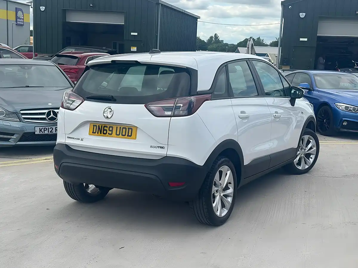 Used 2019 Vauxhall Crossland X Se White - Interior and Exterior details 12