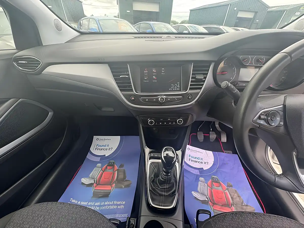 Used 2019 Vauxhall Crossland X Se White - Interior and Exterior details 13