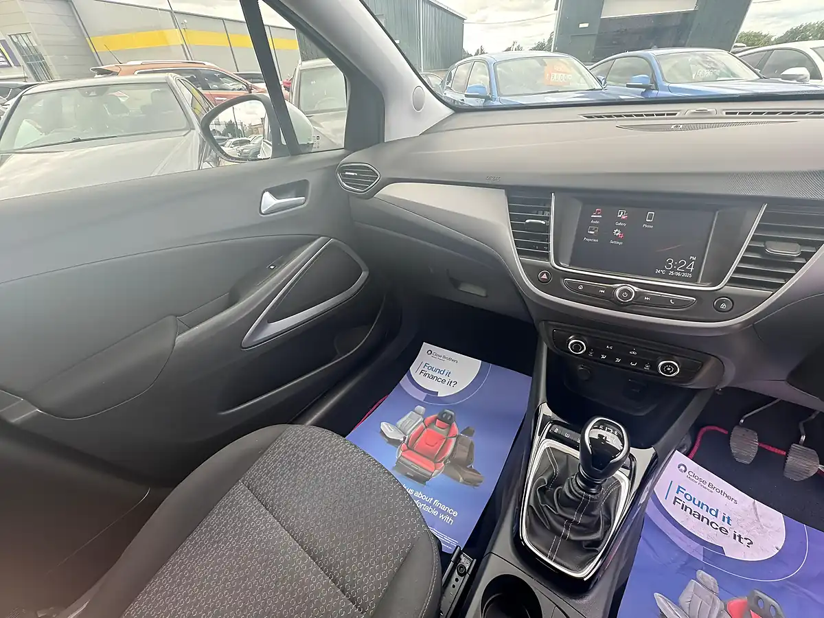 Used 2019 Vauxhall Crossland X Se White - Interior and Exterior details 14