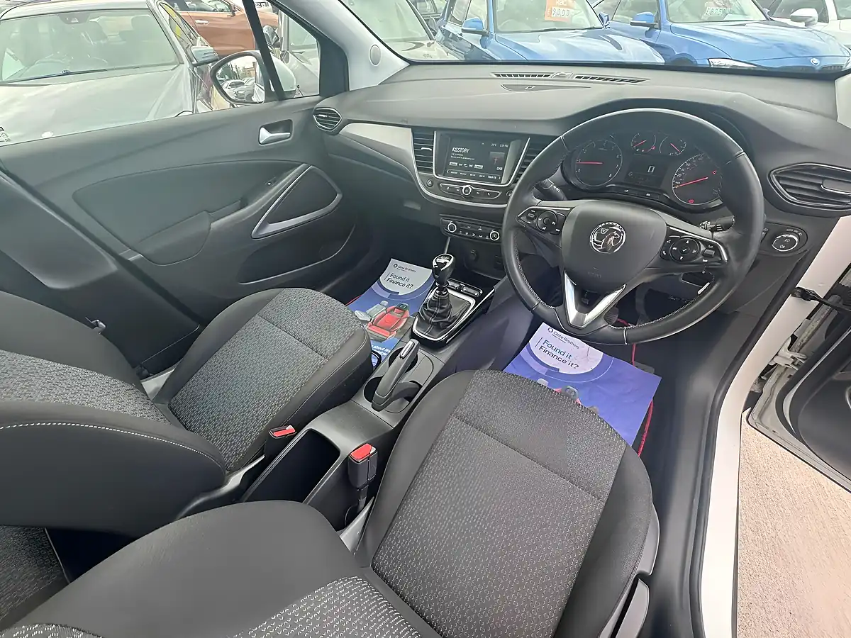 Used 2019 Vauxhall Crossland X Se White - Interior and Exterior details 15