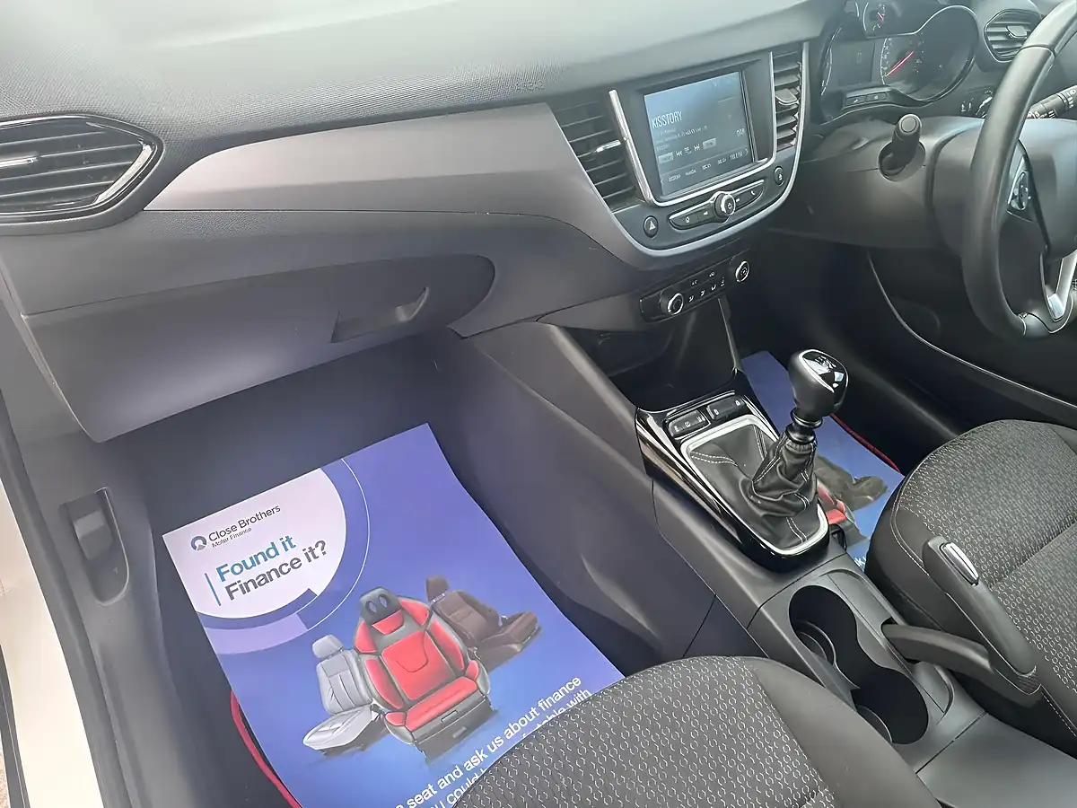 Used 2019 Vauxhall Crossland X Se White - Interior and Exterior details 16