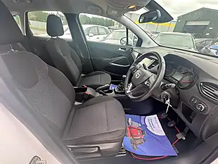 Used 2019 Vauxhall Crossland X Se White - Interior and Exterior details 17