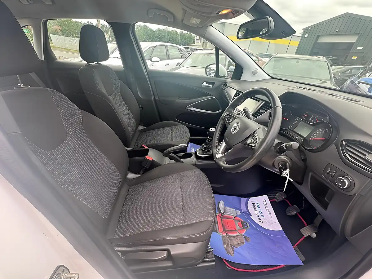 Used 2019 Vauxhall Crossland X Se White - Interior and Exterior details 17