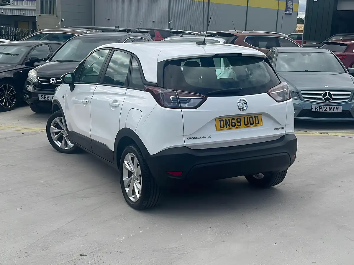 Used 2019 Vauxhall Crossland X Se White - Interior and Exterior details 4