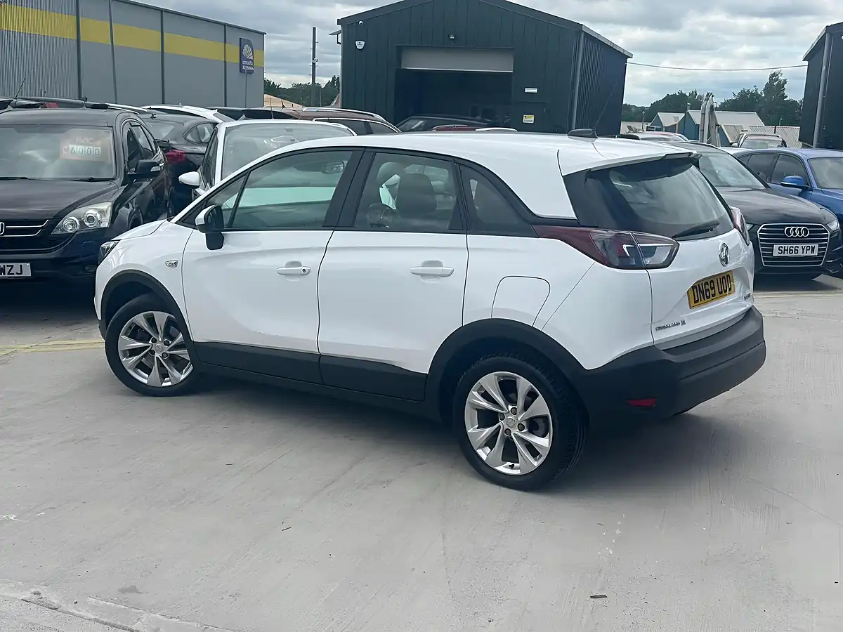 Used 2019 Vauxhall Crossland X Se White - Interior and Exterior details 7