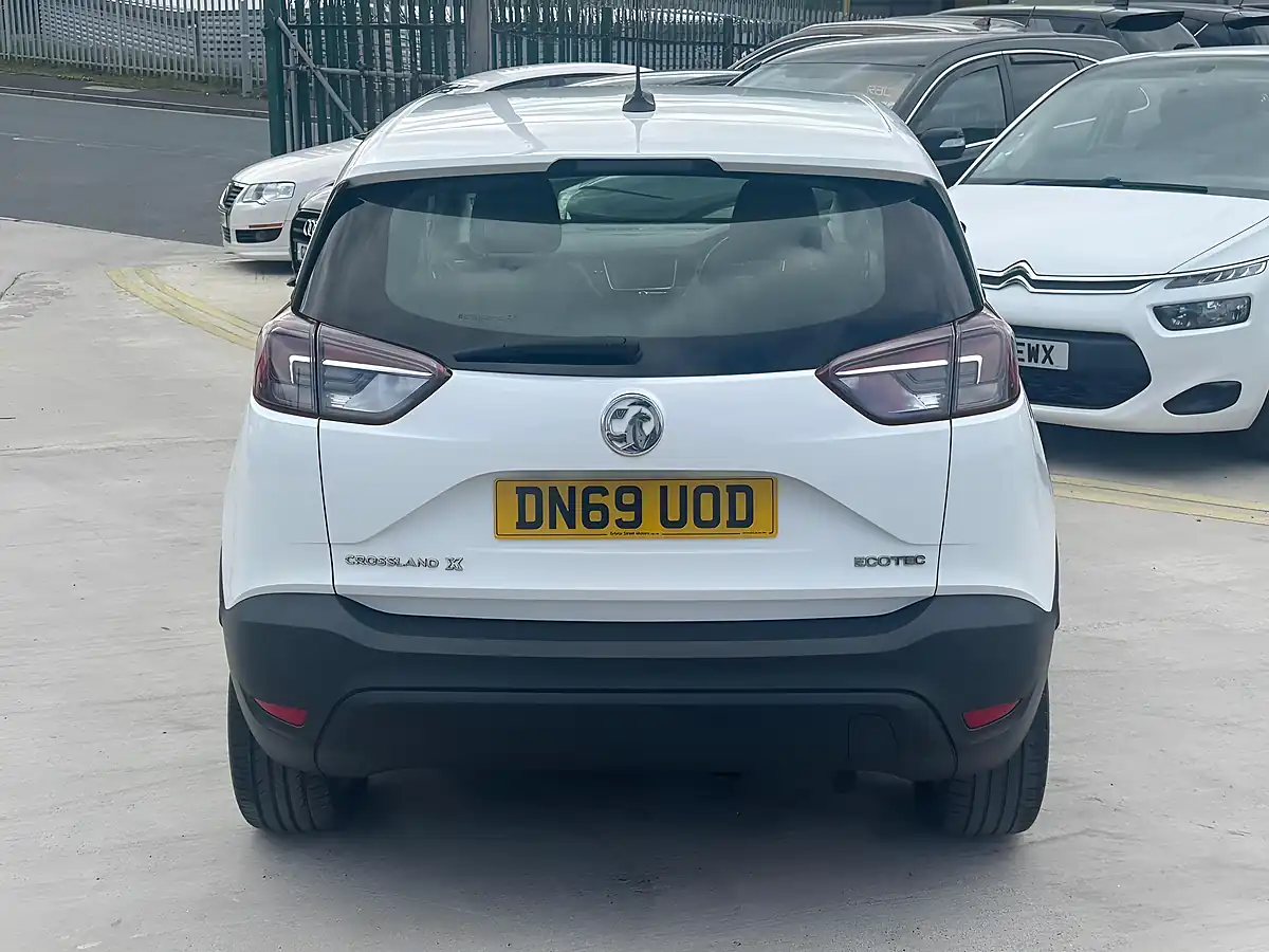 Used 2019 Vauxhall Crossland X Se White - Interior and Exterior details 9