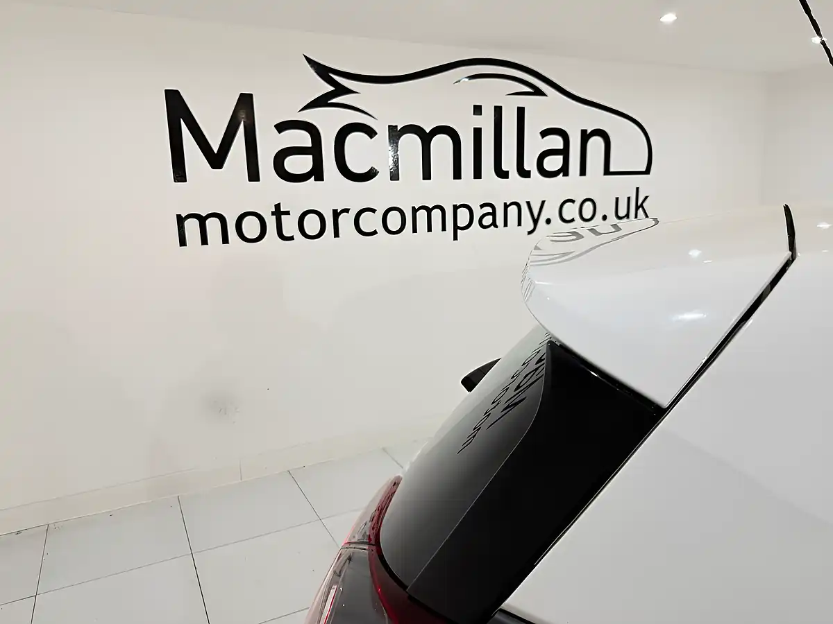 Used 2019 Vauxhall Crossland X Se White - Interior and Exterior details 10