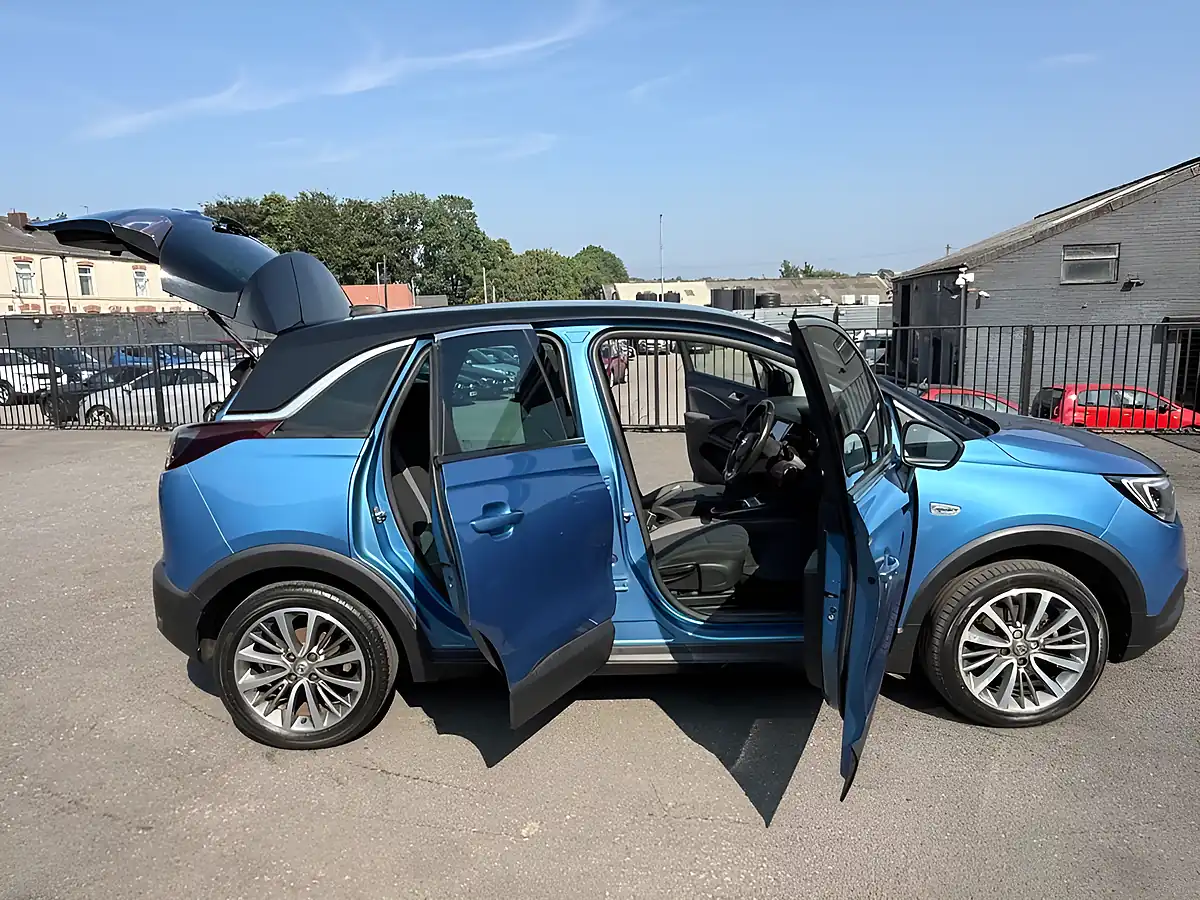 Used 2019 Vauxhall Crossland X Sport Blue - Interior and Exterior details 10