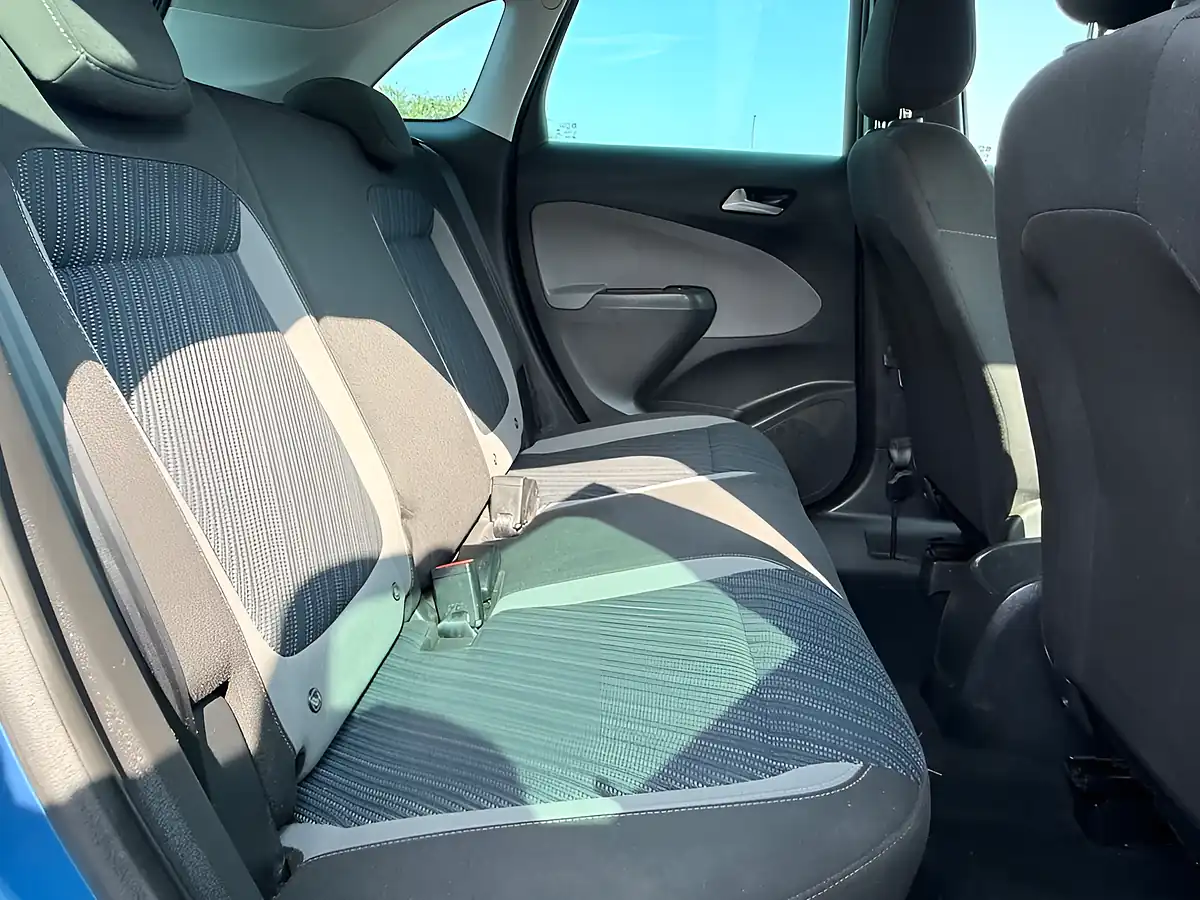 Used 2019 Vauxhall Crossland X Sport Blue - Interior and Exterior details 13