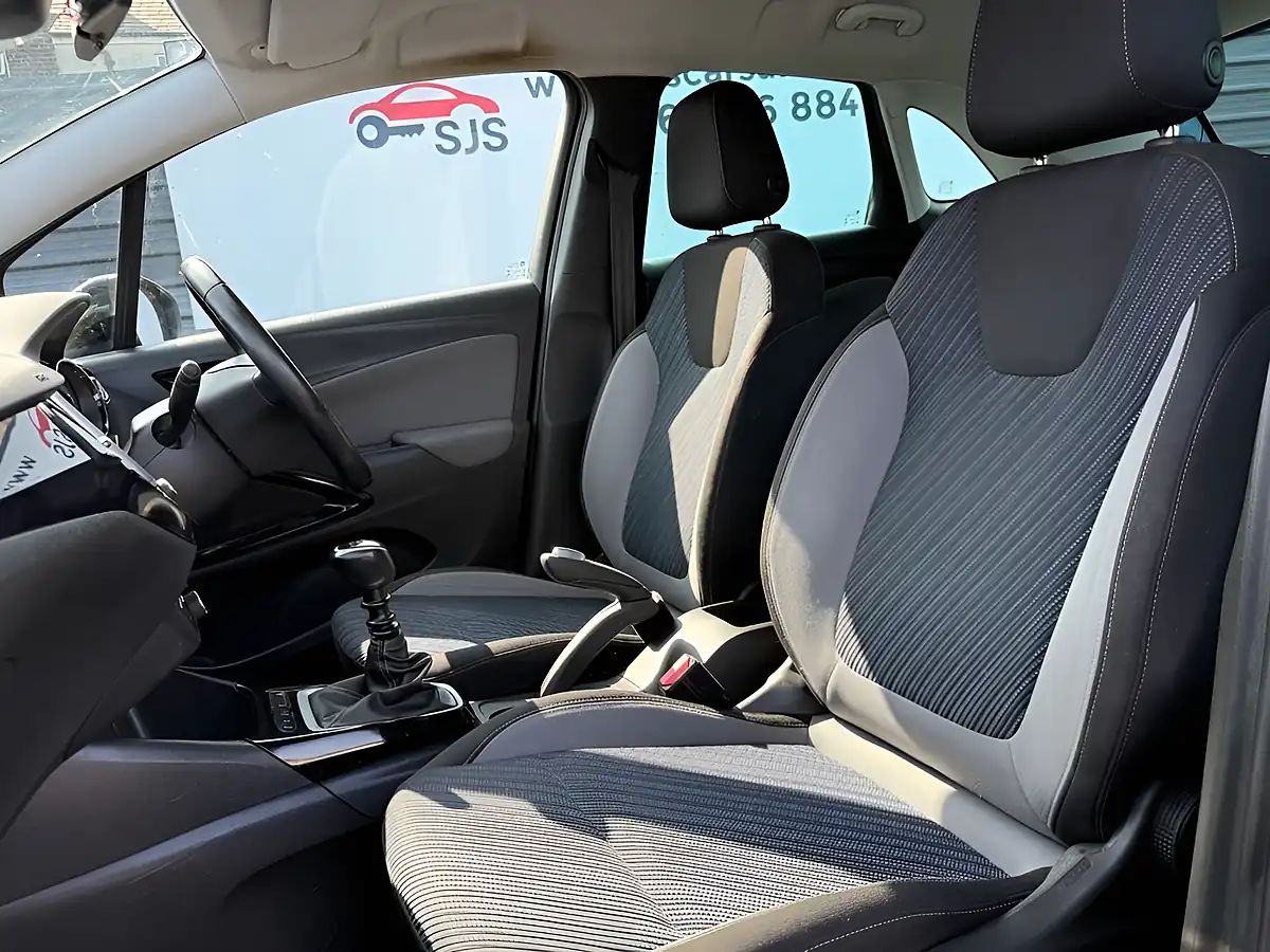 Used 2019 Vauxhall Crossland X Sport Blue - Interior and Exterior details 14