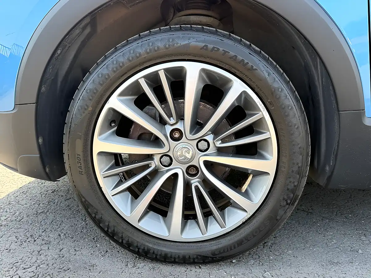 Used 2019 Vauxhall Crossland X Sport Blue - Interior and Exterior details 19