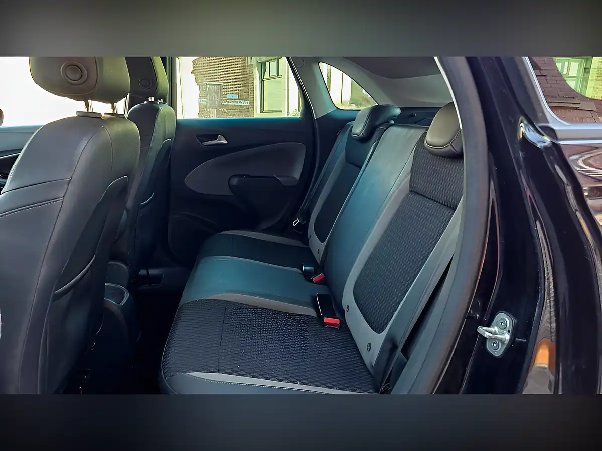 Used 2019 Vauxhall Crossland X Tech Line Nav Black - Interior and Exterior details 10