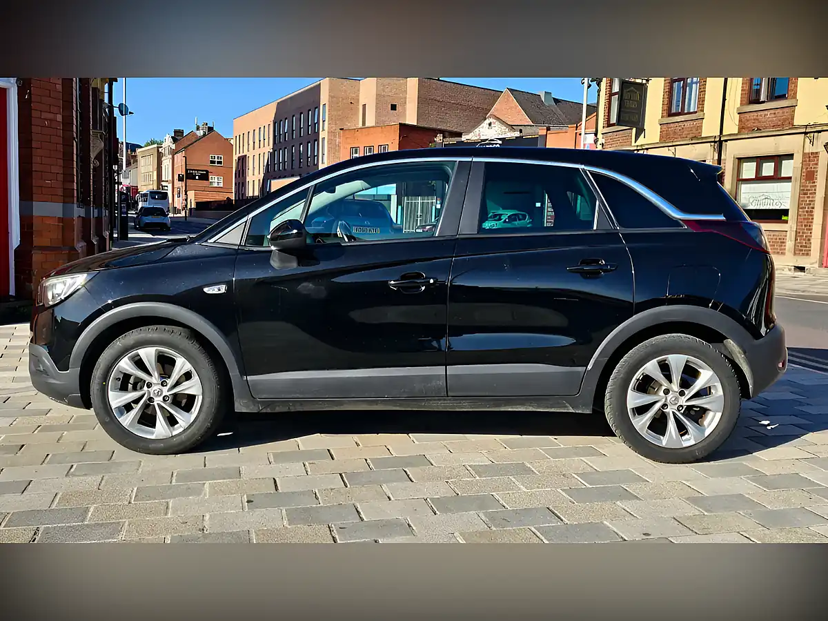 Used 2019 Vauxhall Crossland X Tech Line Nav Black - Interior and Exterior details 6