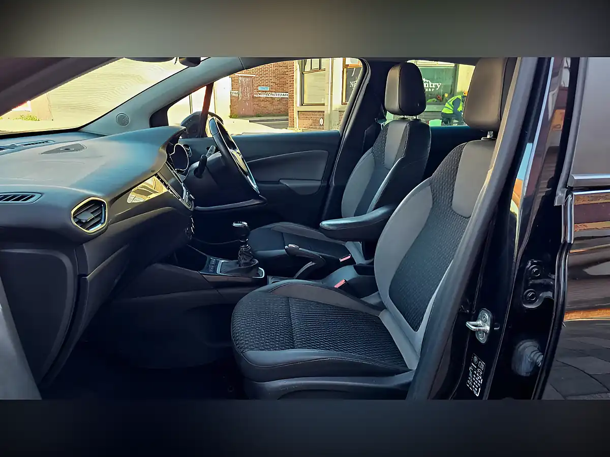 Used 2019 Vauxhall Crossland X Tech Line Nav Black - Interior and Exterior details 9