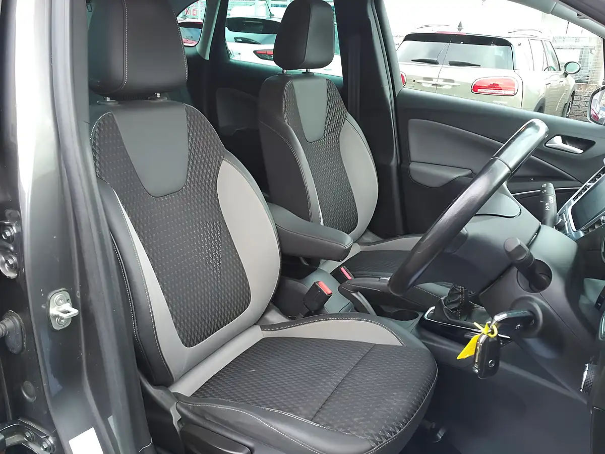 Used 2019 Vauxhall Crossland X Tech Line Nav Grey - Interior and Exterior details 14