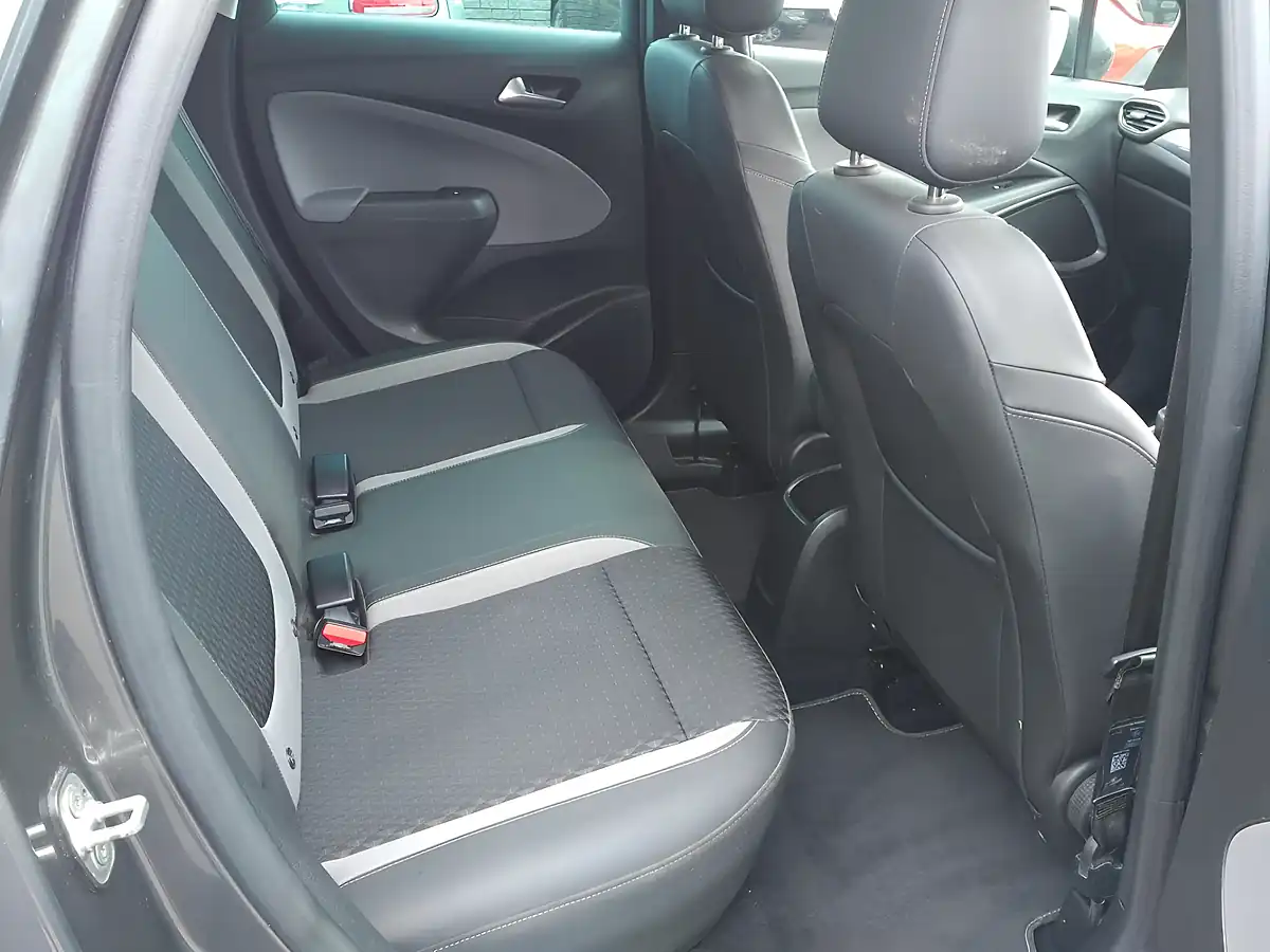 Used 2019 Vauxhall Crossland X Tech Line Nav Grey - Interior and Exterior details 15