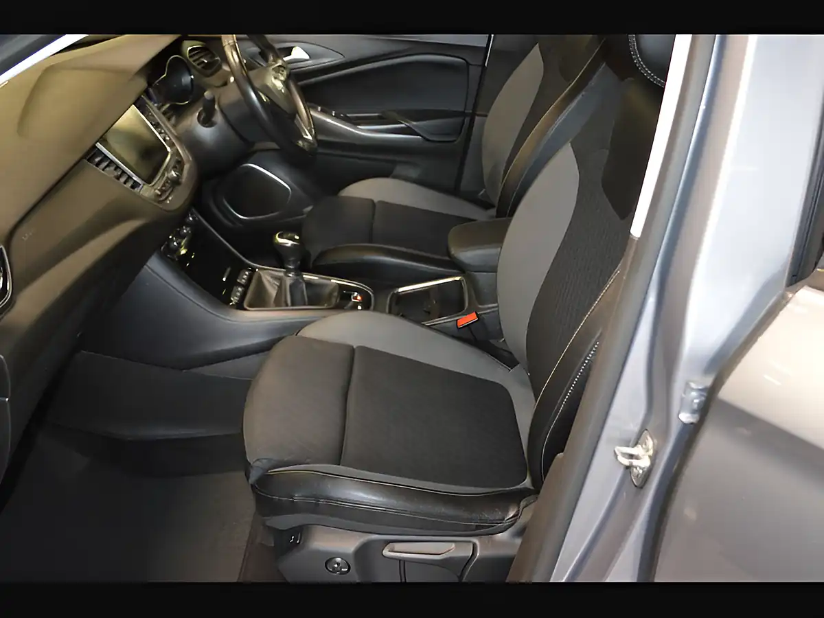 Used 2019 Vauxhall Grandland X Business Edition Nav Quartz Grey - Interior and Exterior details 10