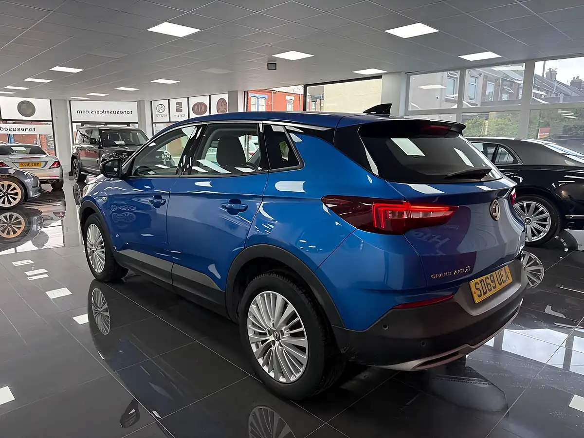 Used 2019 Vauxhall Grandland X Business Edition Nav Topaz Blue - Interior and Exterior details 19