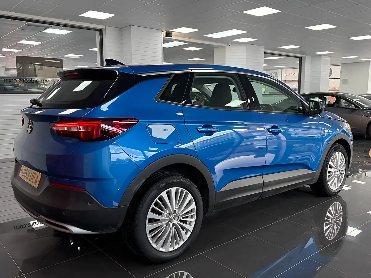 Used 2019 Vauxhall Grandland X Business Edition Nav Topaz Blue - Interior and Exterior details 3