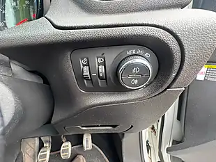 Used 2019 Vauxhall Grandland X Design Line White - Interior and Exterior details 15