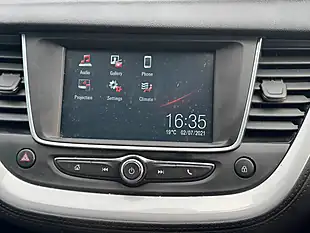 Used 2019 Vauxhall Grandland X Design Line White - Interior and Exterior details 16