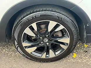 Used 2019 Vauxhall Grandland X Design Line White - Interior and Exterior details 18