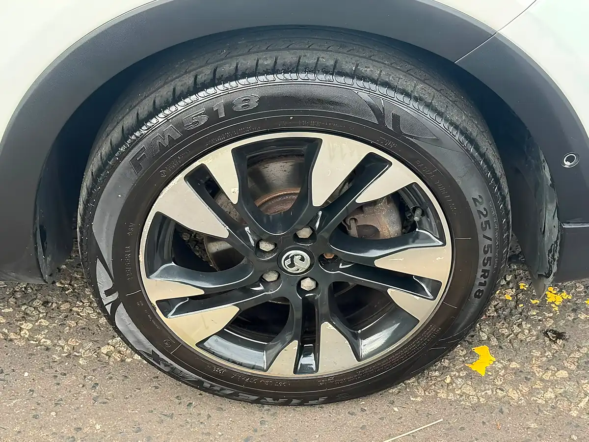 Used 2019 Vauxhall Grandland X Design Line White - Interior and Exterior details 18