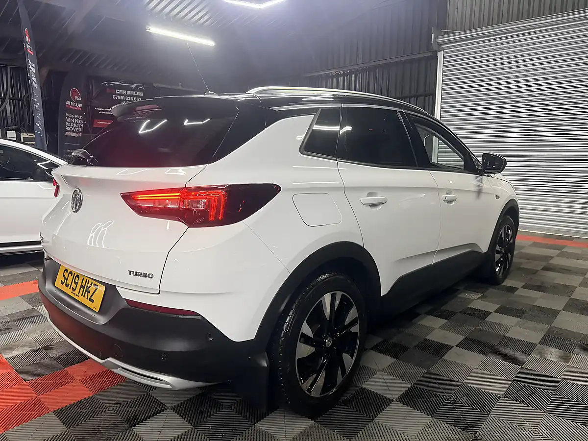 Used 2019 Vauxhall Grandland X Design Line White - Interior and Exterior details 10