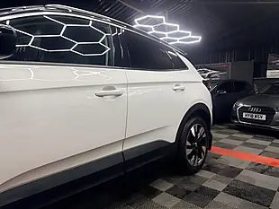 Used 2019 Vauxhall Grandland X Design Line White - Interior and Exterior details 13